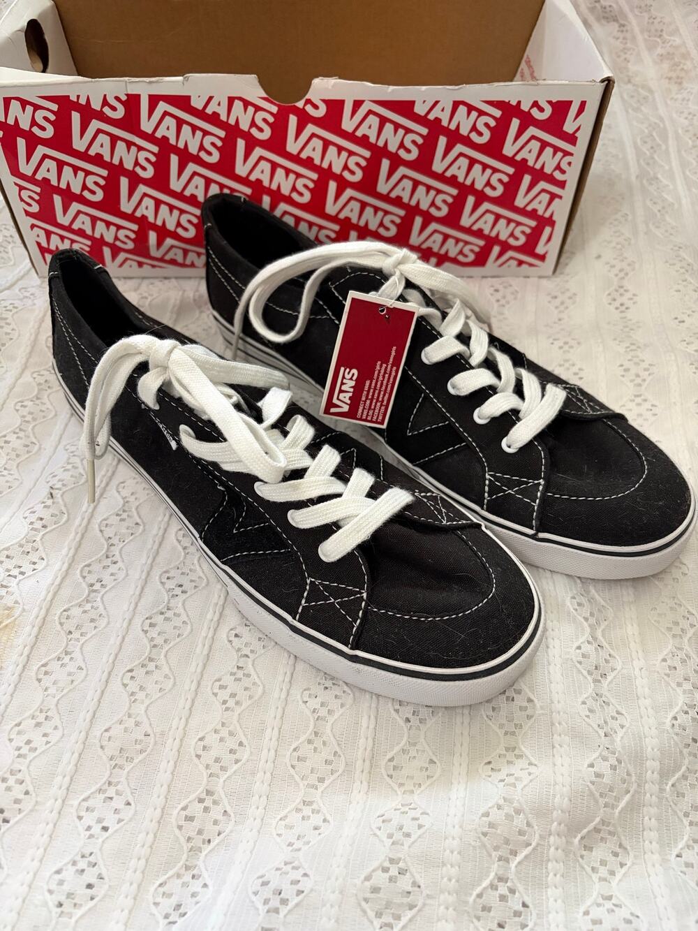 Vans Tory Black Canvas Lace Up Sneakers Women's Size 11 NWT With Box